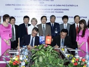 Vietnam, Australia sign education cooperation deal - ảnh 1